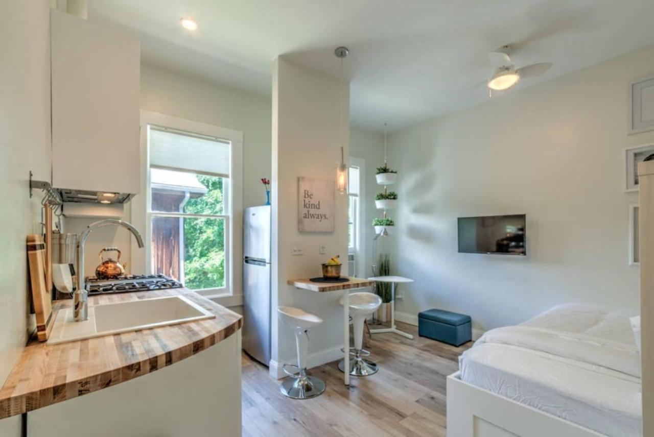 Miraculously Modern In A Vintage Shell Midtown Apartment Мемфис Екстериор снимка